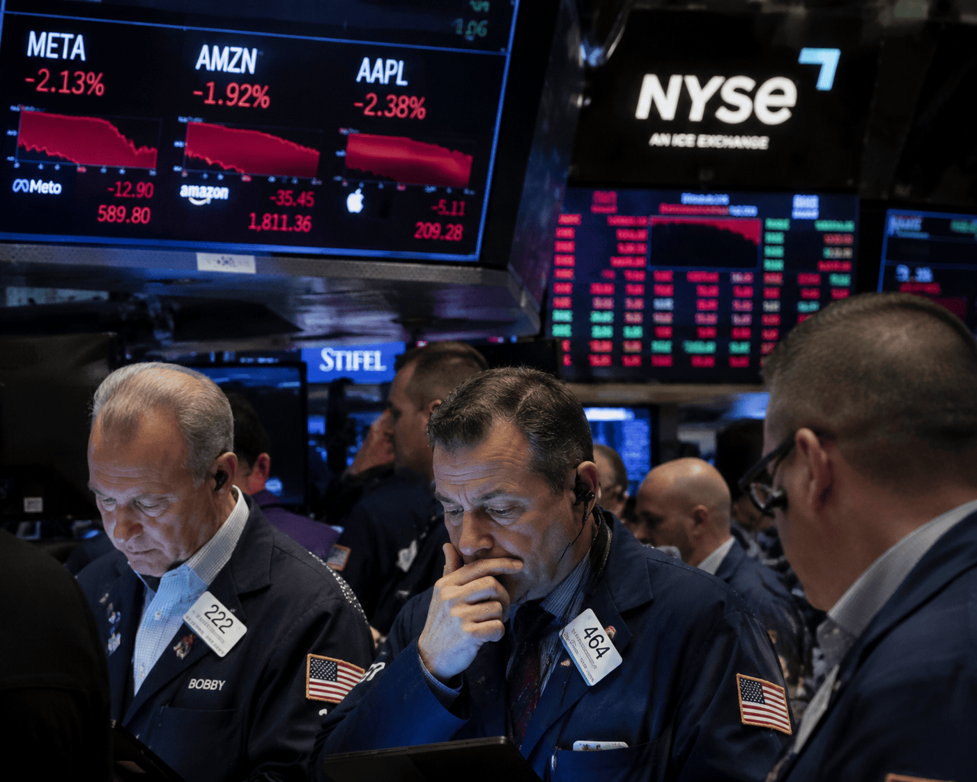AI Stock Rout Deepens as Iran Talks Ease Oil, Gold; Debt-Fueled Spending Worries Mount
