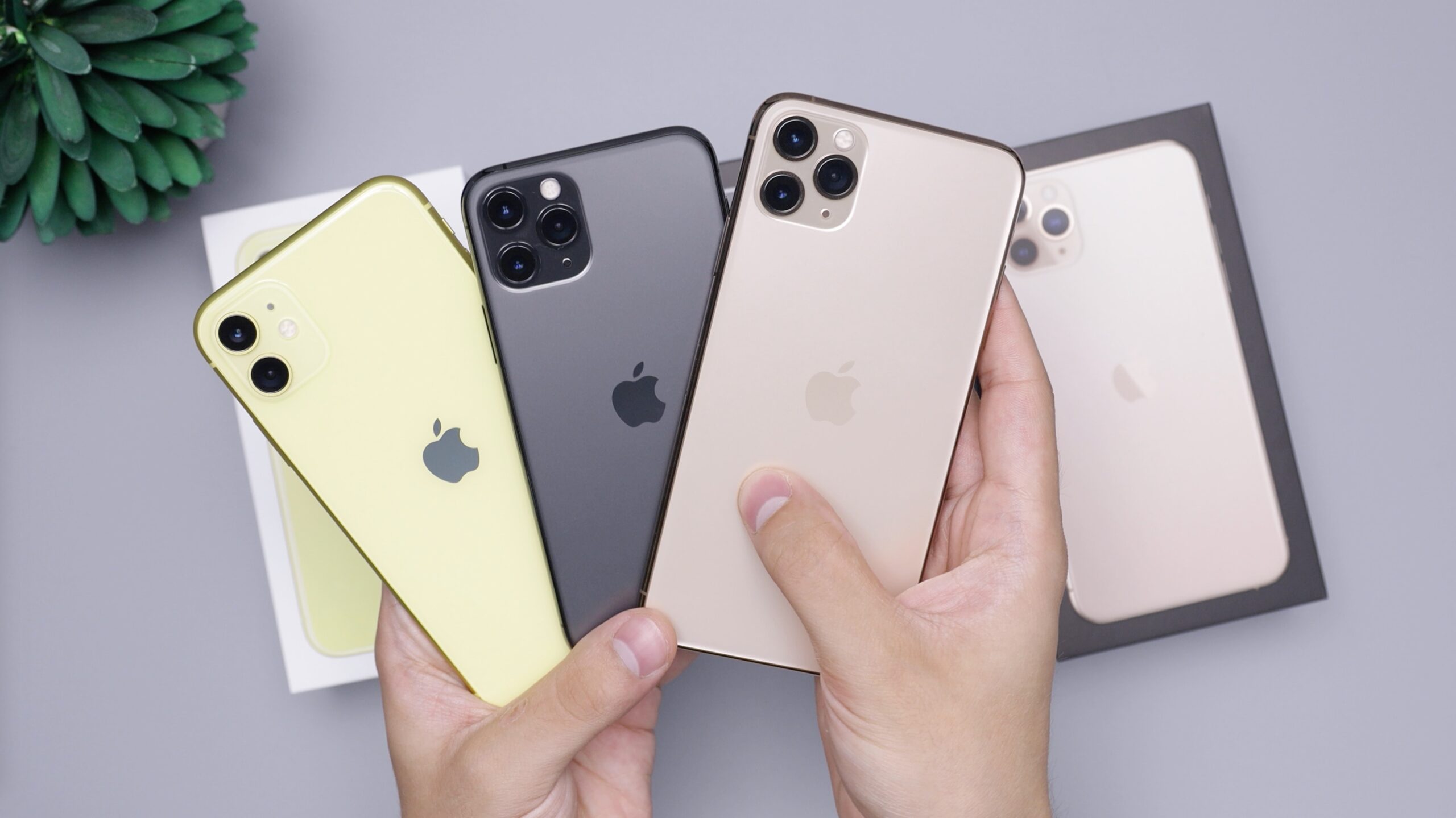 Apple Reclaims World's Most Valuable Company Title from Nvidia as AI Strategy Gains Traction