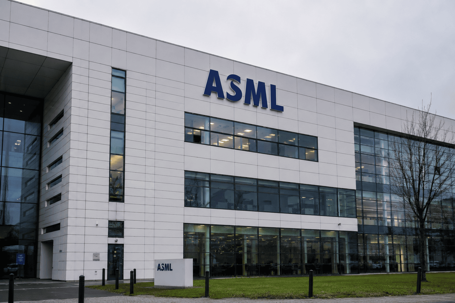 ASML Lifts 2026 Revenue Forecast by 16% as AI Chip Demand Drives Capacity Expansion