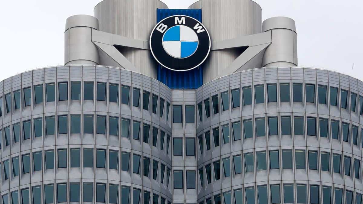 BMW Q2 Earnings: Margin Slump to 2.3% Tests Whether Stock Has Bottomed