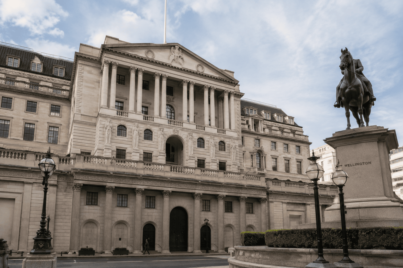 BoE Holds Rate at 3.75% in 6-3 Split as Iran Tensions Cloud Inflation Outlook