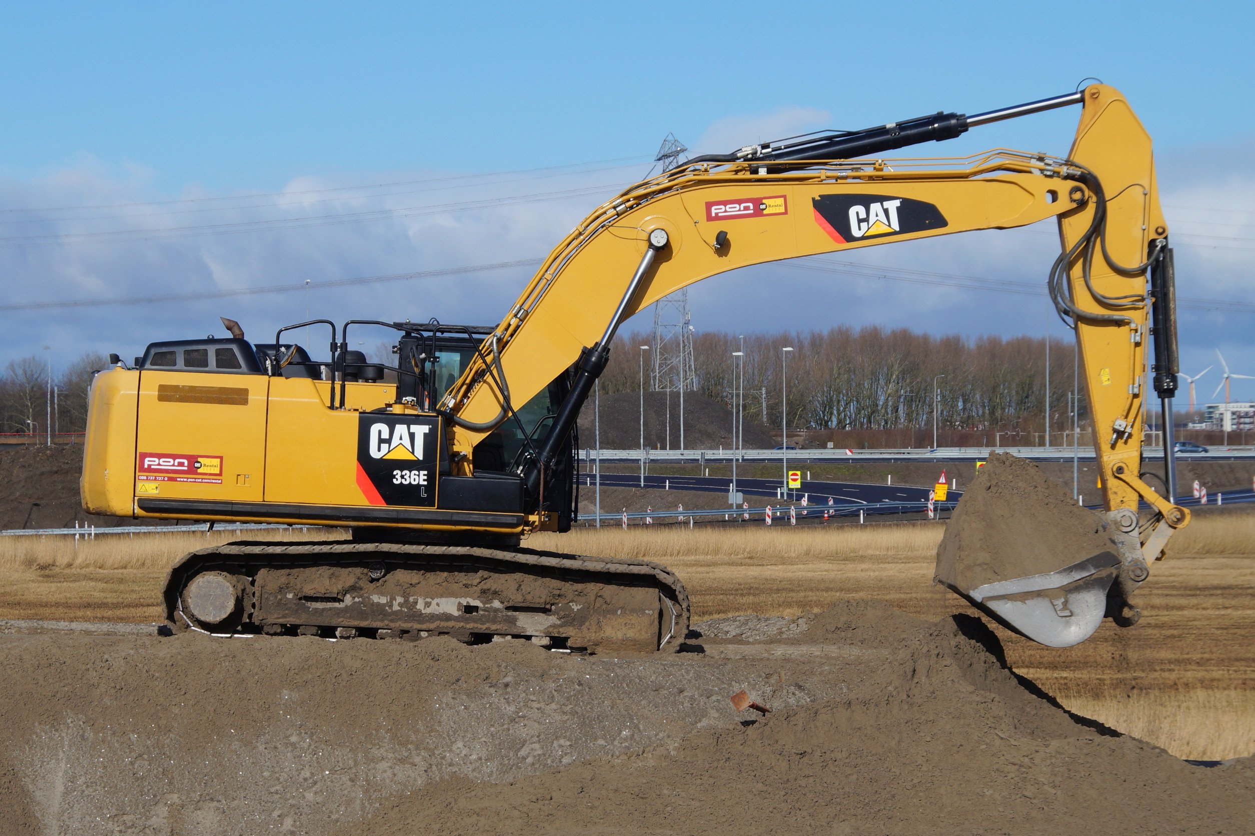 Caterpillar Tumbles 5% After Michael Burry Reveals Short Bet on AI-Inflated Valuation