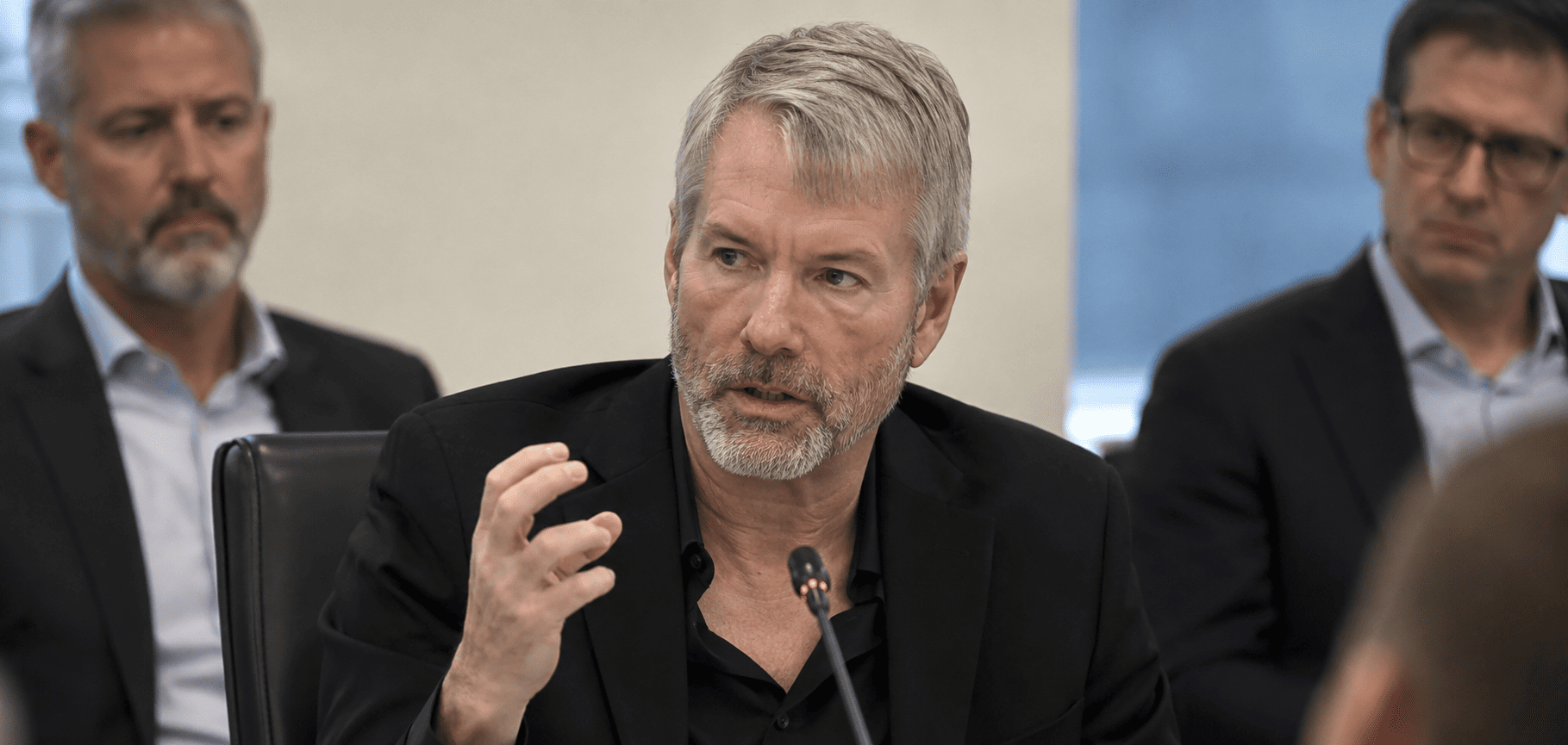CryptoQuant: Strategy Must Halt BTC Buys, Rebuild $2.8B Cash to Halt Stock Slide