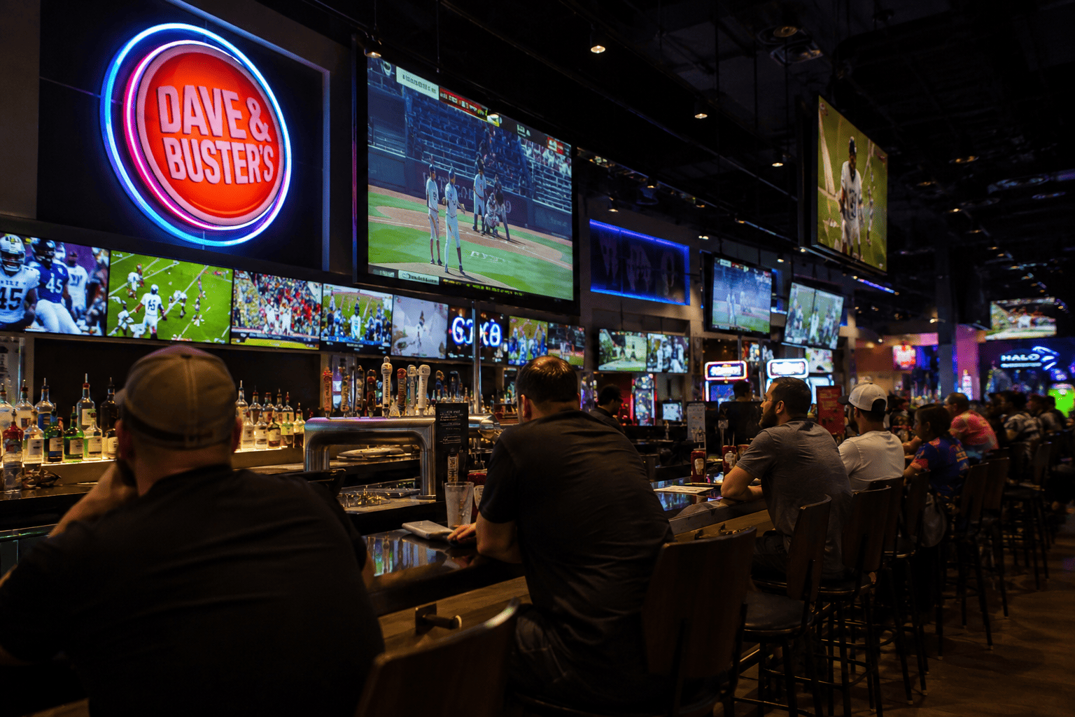 Dave & Buster's Stock Falls 4% as Q1 Earnings Miss, Consumer Spending Weakens