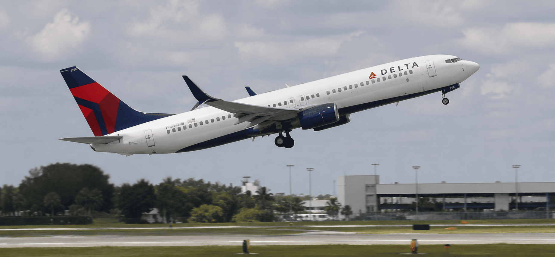 Delta Air Lines Q2 Earnings Beat: Analyst Urges Investors to Buy the Dip