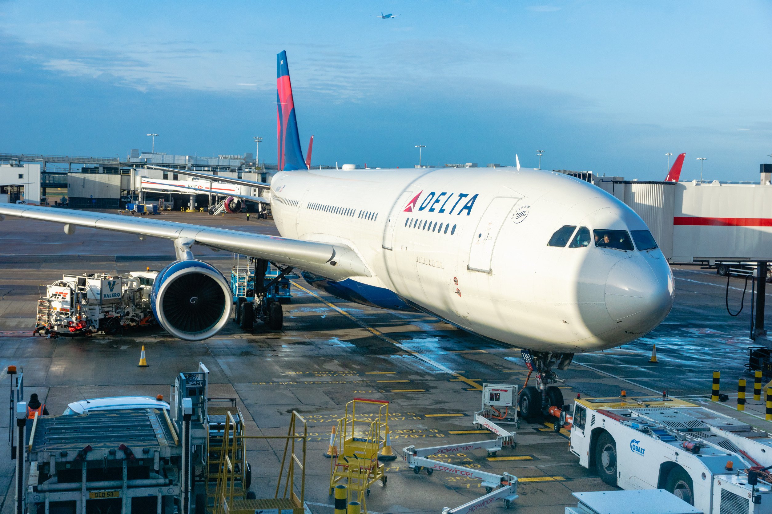 Delta Stock Faces Fuel Cost Pressure as Brent Tops $106