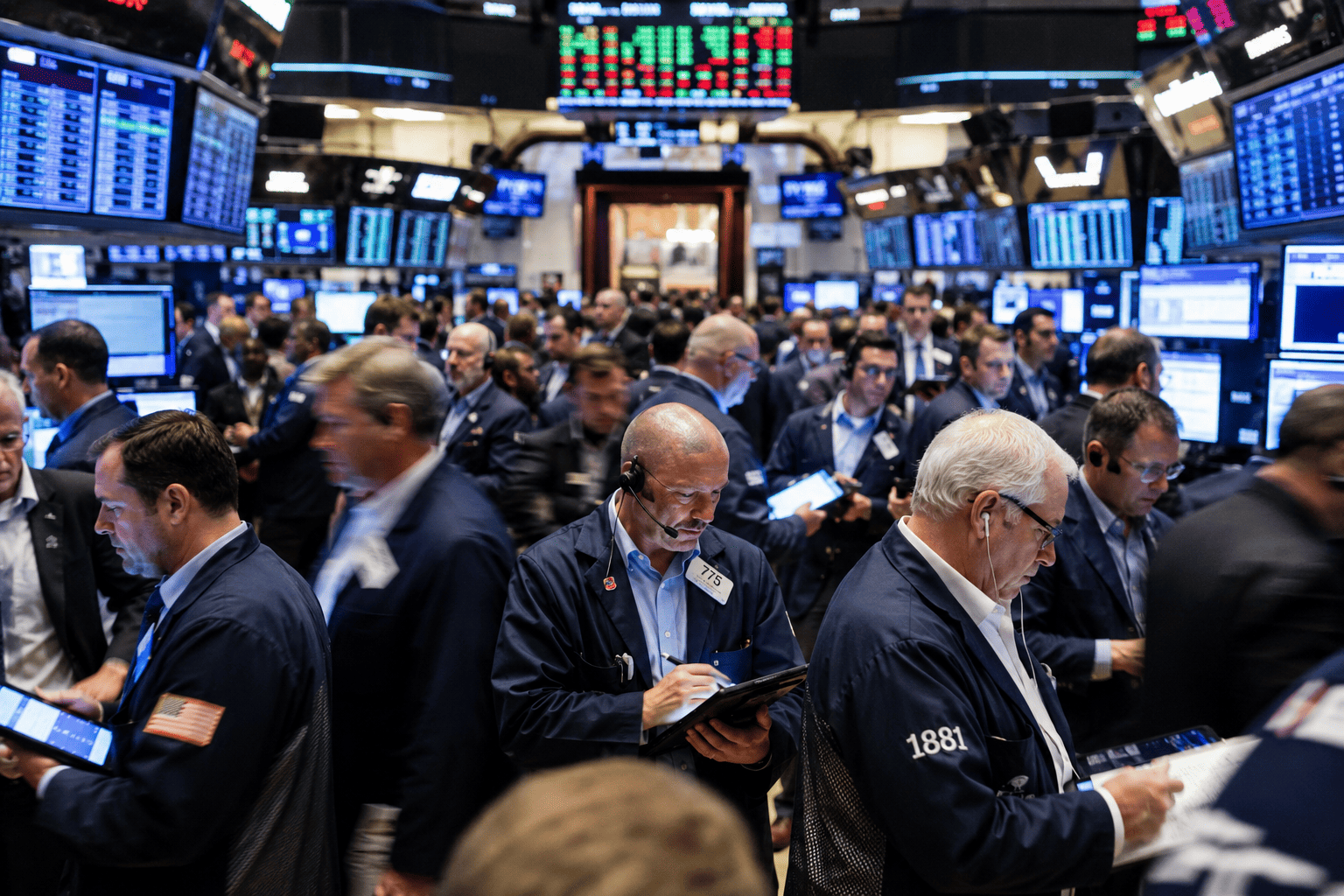 Dow adds 200 points as Amazon's cloud strength fuels AI rally