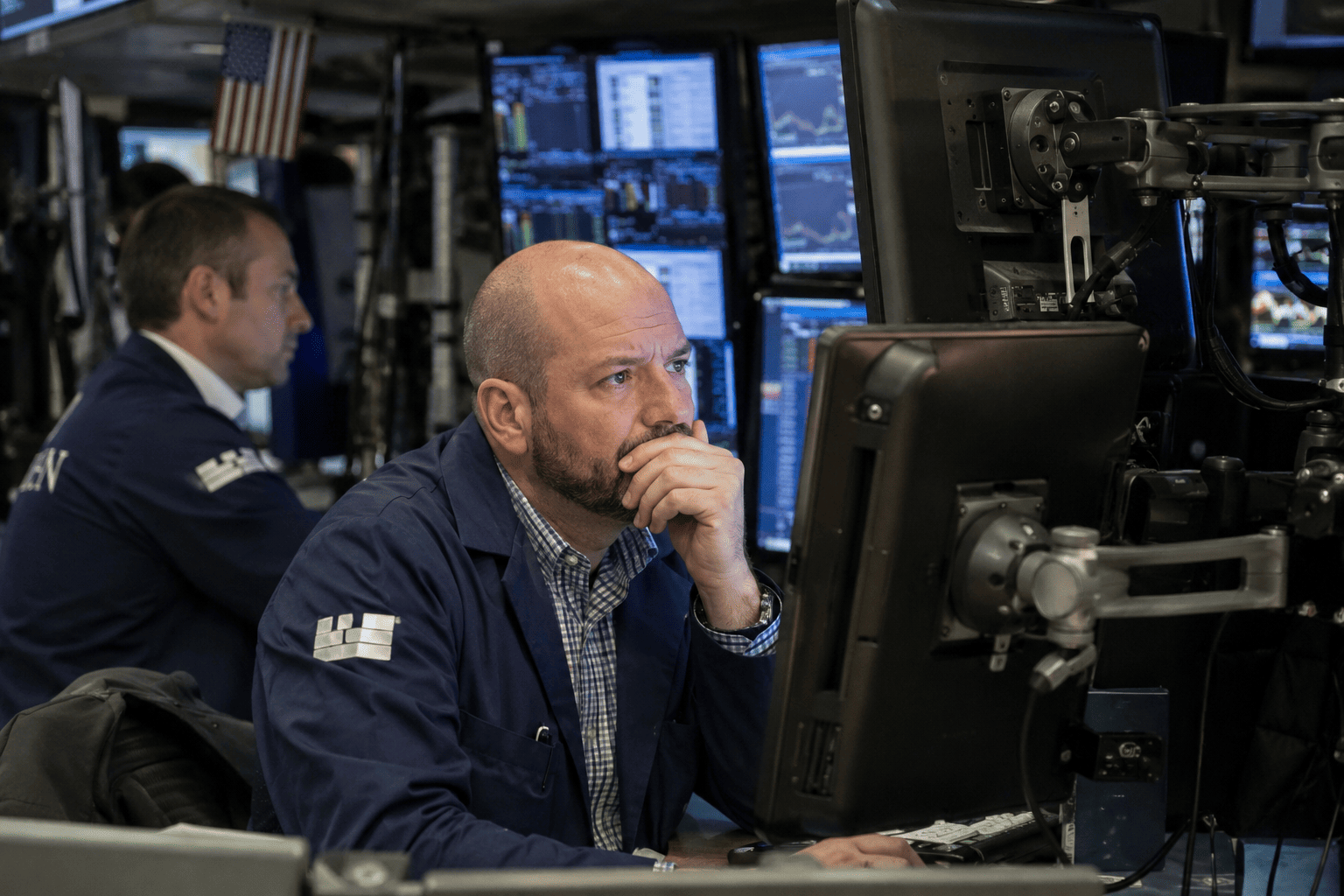 Dow slides 454 points as tech earnings and Hormuz tensions rattle markets