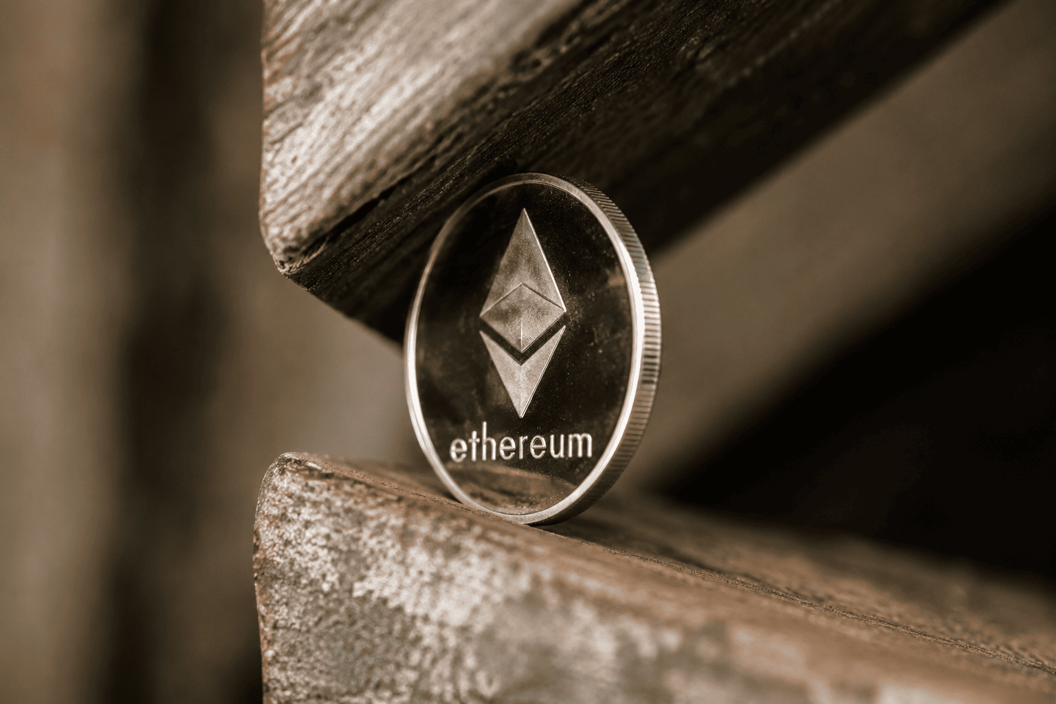 Ethereum's $2,500 ceiling: ETF inflows vs. profit-taking