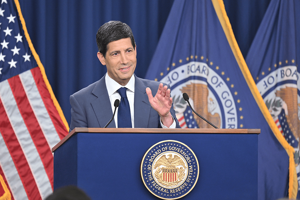 Fed Holds Rates at 3.75%-4% as Warsh's Vague Guidance Fuels December Uncertainty