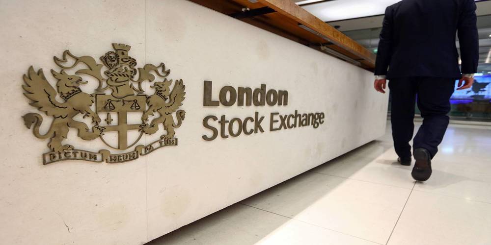 FTSE 100 Slips 0.6% as AstraZeneca Plunges 9.2% on Failed Wainua Trial