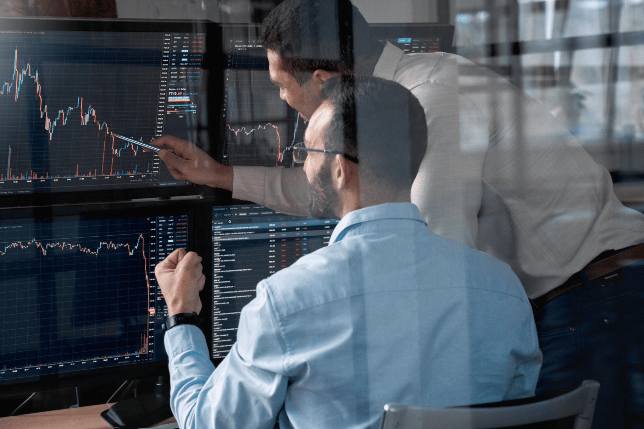 FTSE Edges Up on Middle East Peace Hopes; Miners and Construction Lead Gains