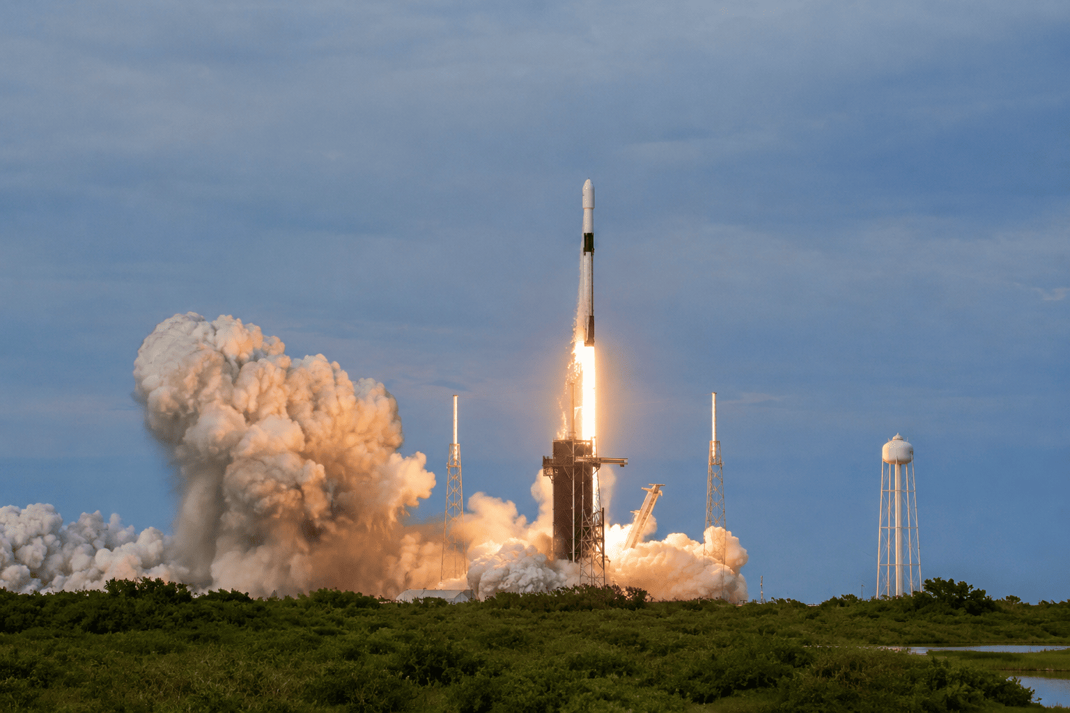 KeyBanc: Buy Rocket Lab and Firefly Aerospace Amid SpaceX-Led Sector Dip
