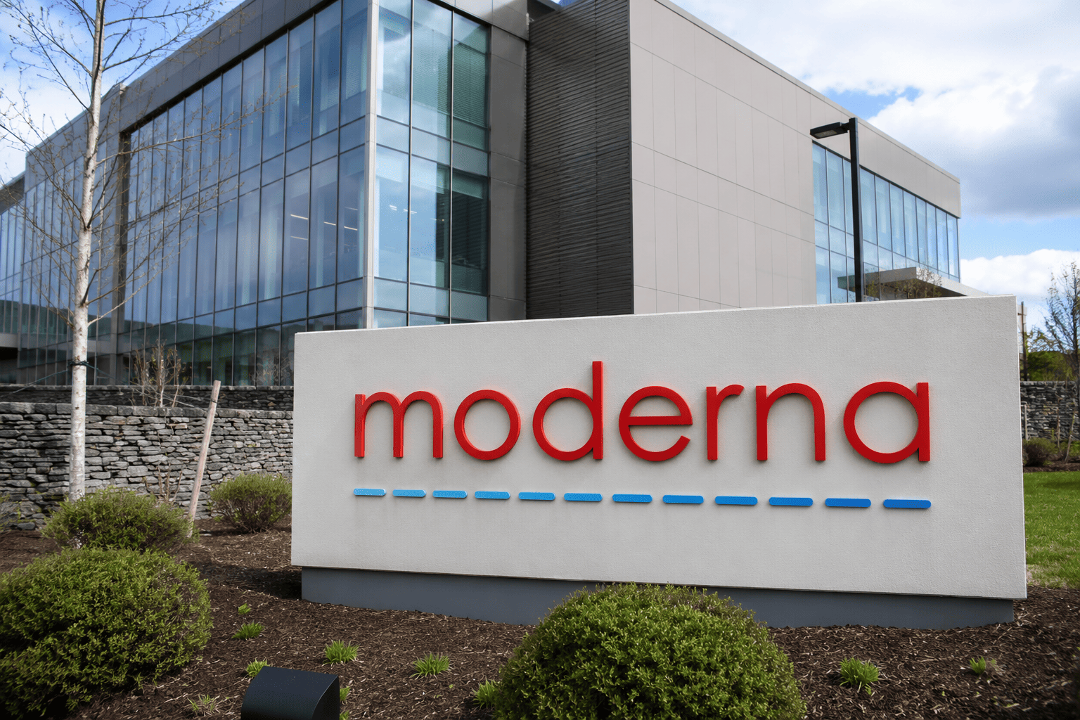 Moderna shares plunge 20% as post-vaccine rally fades on valuation worries