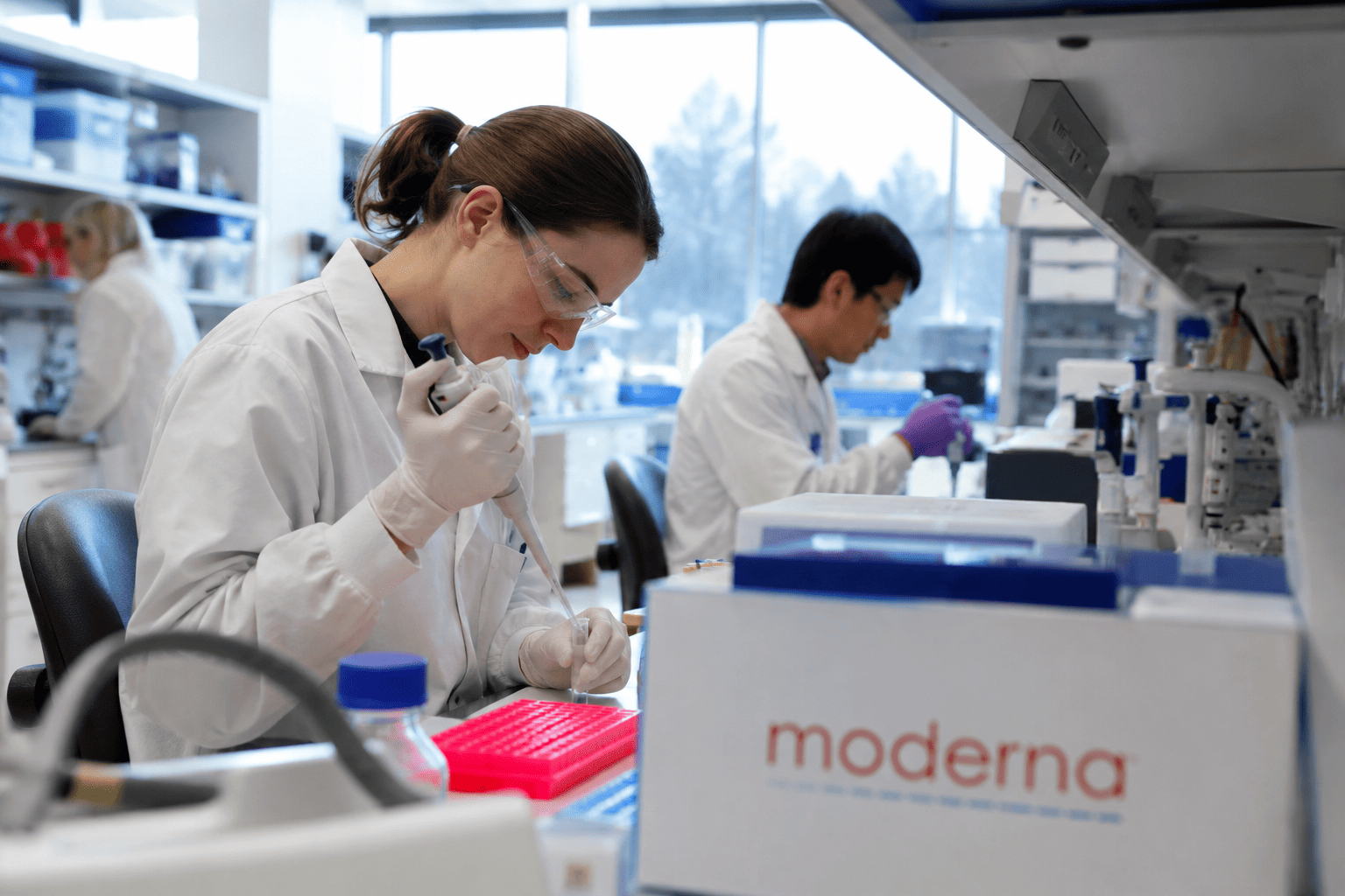 Moderna Surges 9% on FDA Panel Nod for Flu Shot, Pipeline Expansion into Oncology