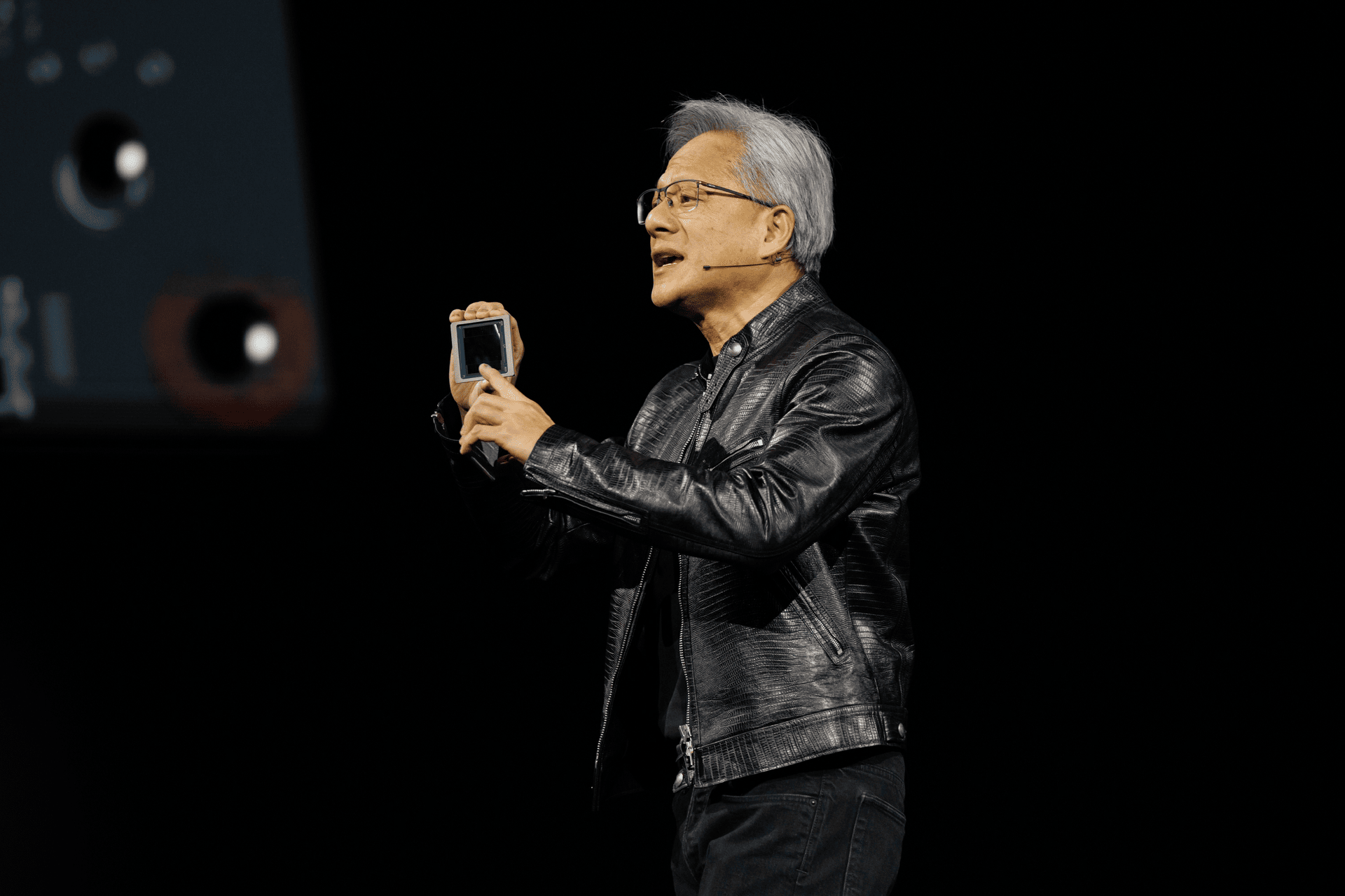 Nvidia Shares Surpass $200 as Analysts Cite AI Leadership and Valuation Support