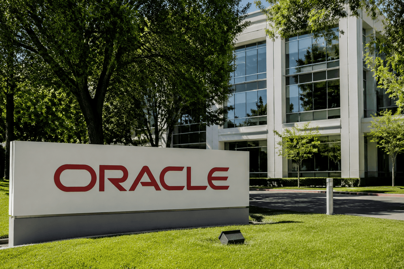 Oracle stock drops 60% from peak; valuation tempts but chart flags risk