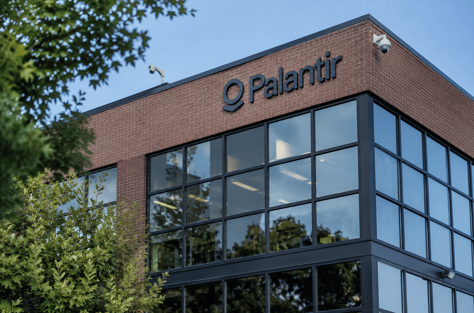 Palantir shares jump 20% on Q2 beat; analysts lift targets