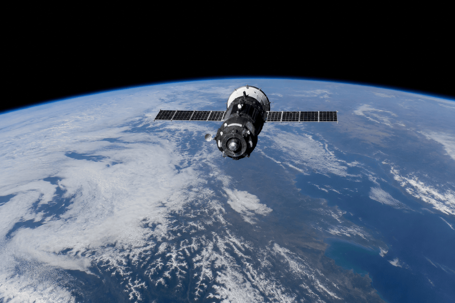 Planet Labs Plunges 50% as Space Stocks Retreat Post-SpaceX IPO: Key Levels to Watch