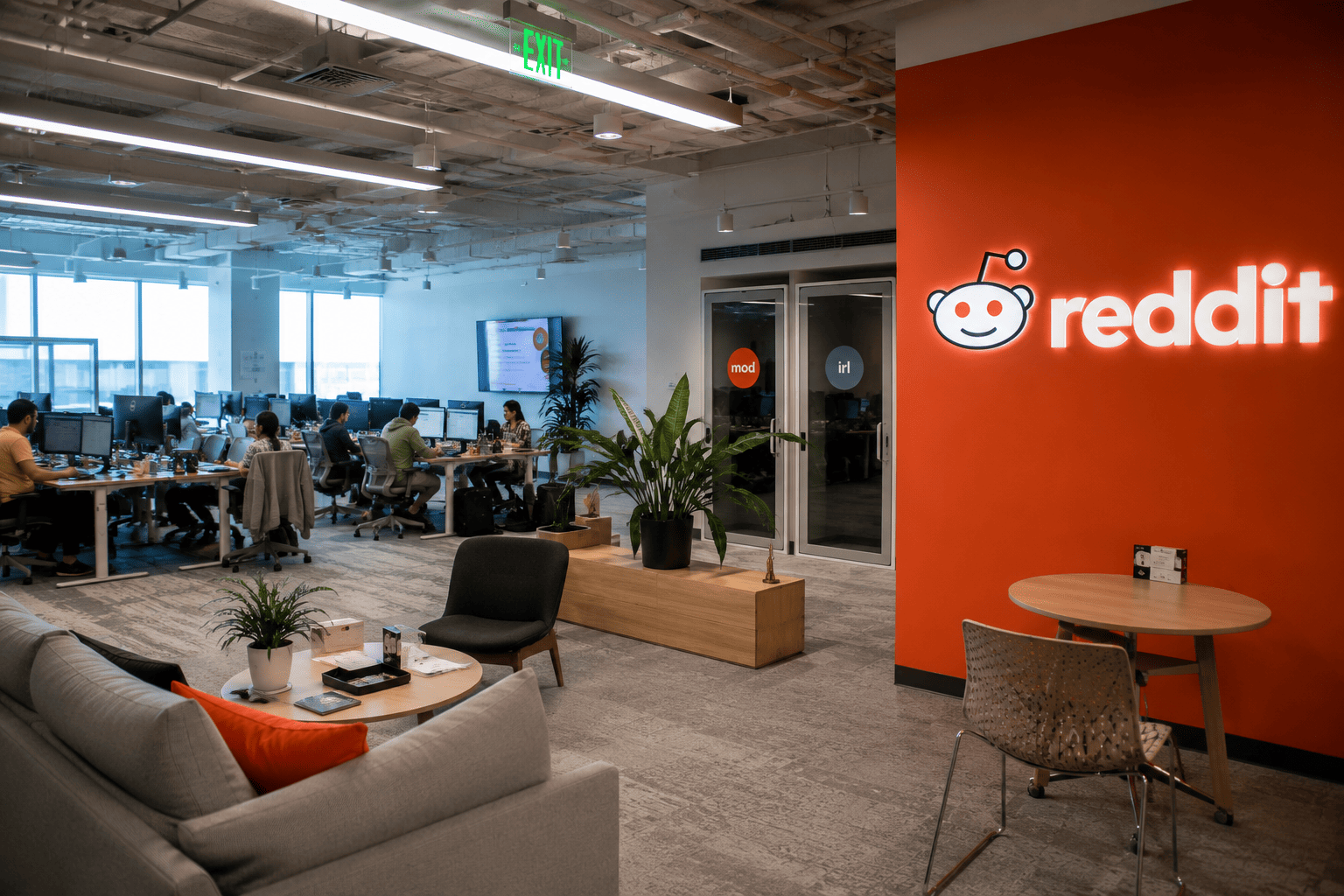 Reddit jumps 13% on S&P 500 entry, but Google traffic drag persists