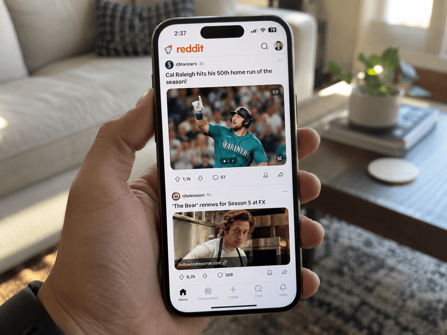 Reddit Shares Crash 25% as Q4 Revenue Forecast Misses, User Growth Slows