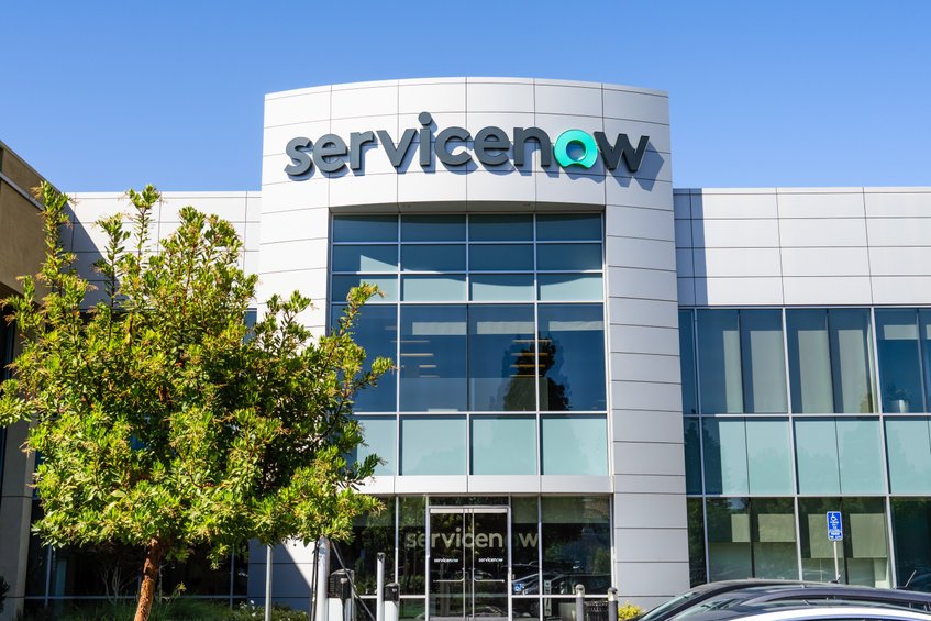 ServiceNow Stock Surges 7% on Q2 Beat, but cRPO Guidance Splits Analysts