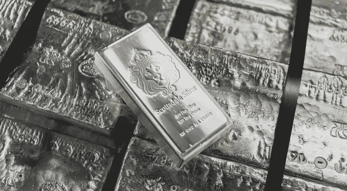 Silver Plunges to 6-Month Low as Dollar Strength and Hawkish Fed Reshape Metals Outlook
