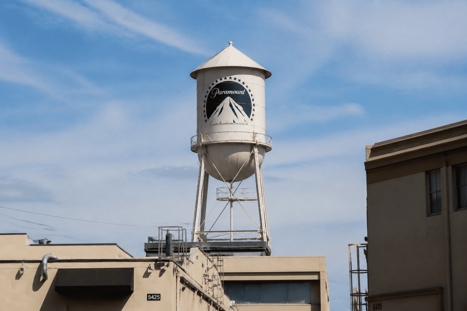 Skydance Shares Slide 8% as $80B Debt Load Overshadows Warner Bros. Merger