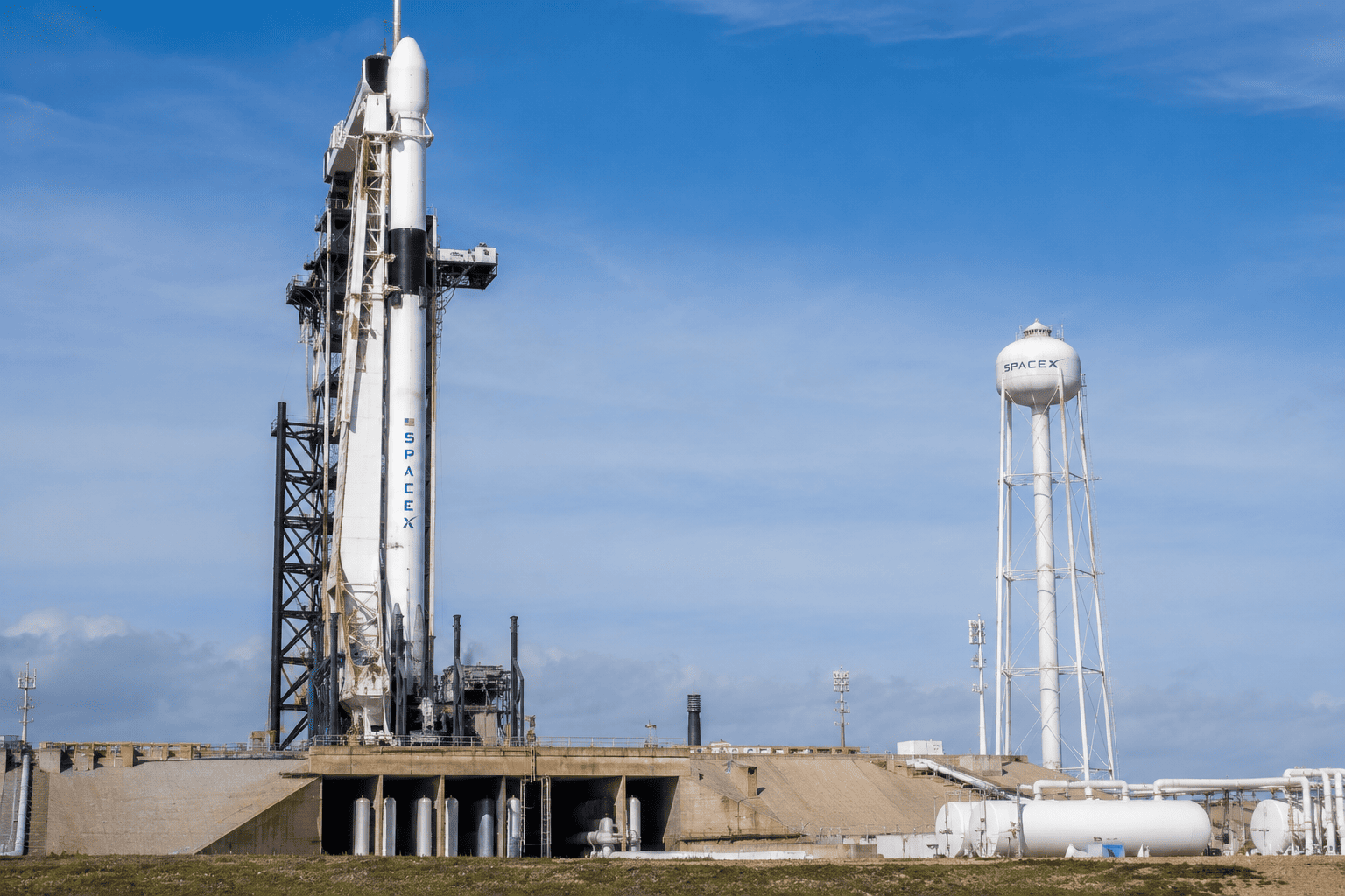 SpaceX Stock Drops 10% as Company Launches First Bond Offering to Refinance Debt