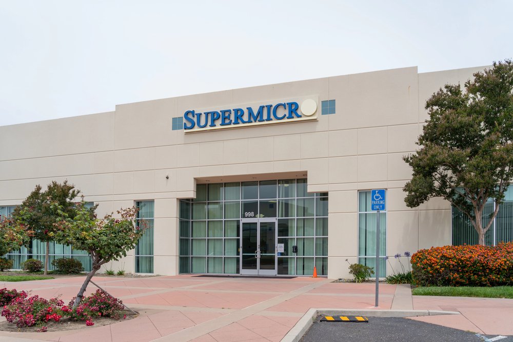 Supermicro's 17.6% margin jump masks a $7B dilution risk