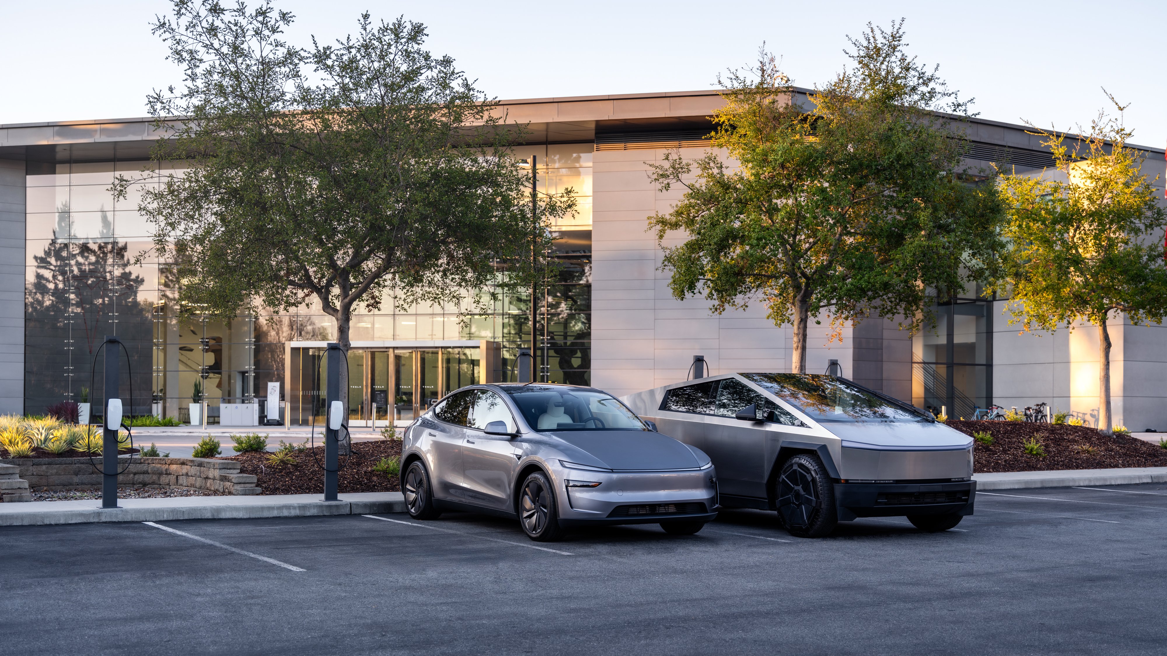 Tesla Jumps 4% on Q2 Delivery Optimism, FSD Rollout for Older Hardware