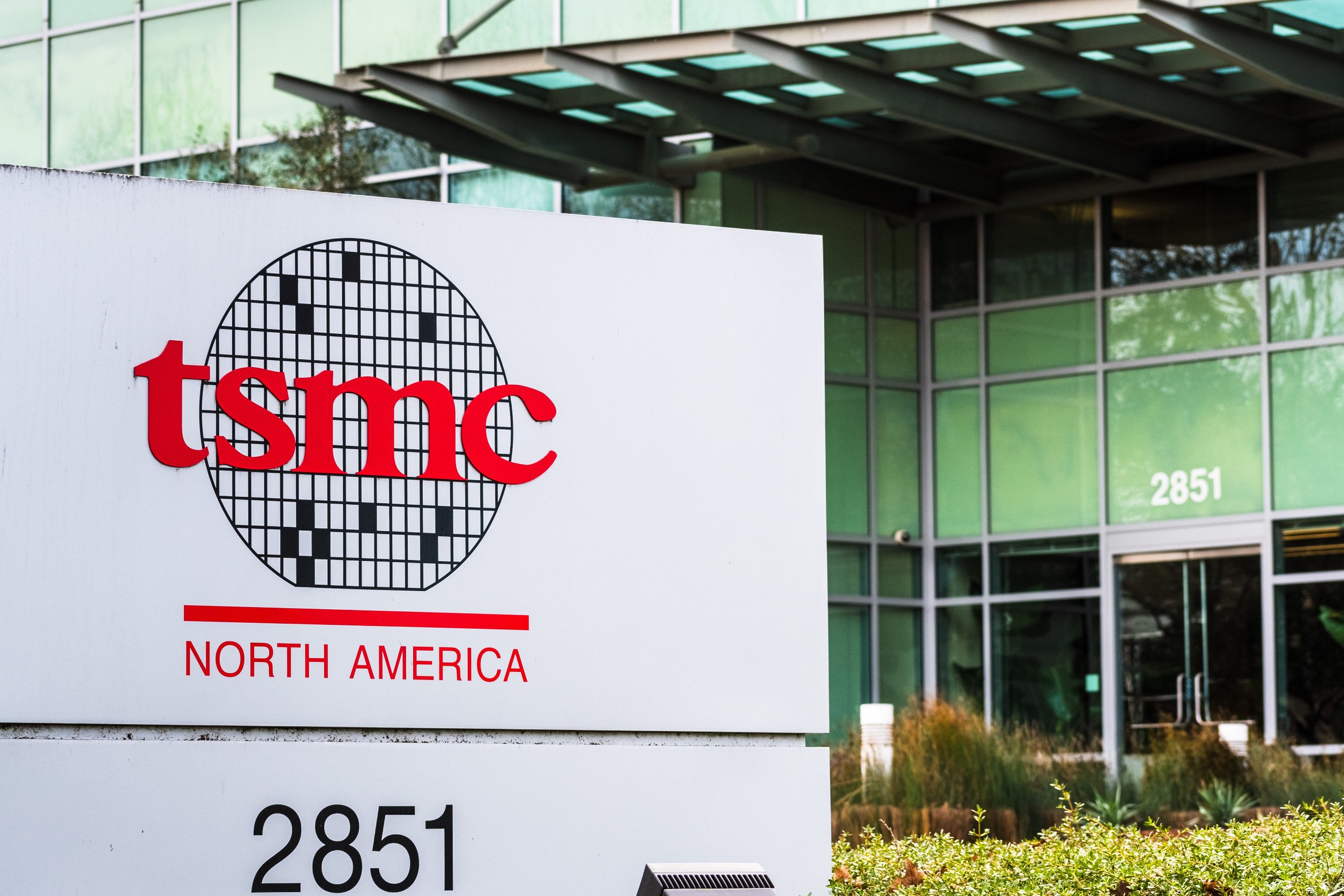 TSMC Q1 Profit Soars 58% on AI Chip Demand, Yet Stock Reaction Muted